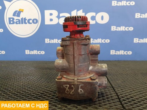 Кран управления тормозами прицепа